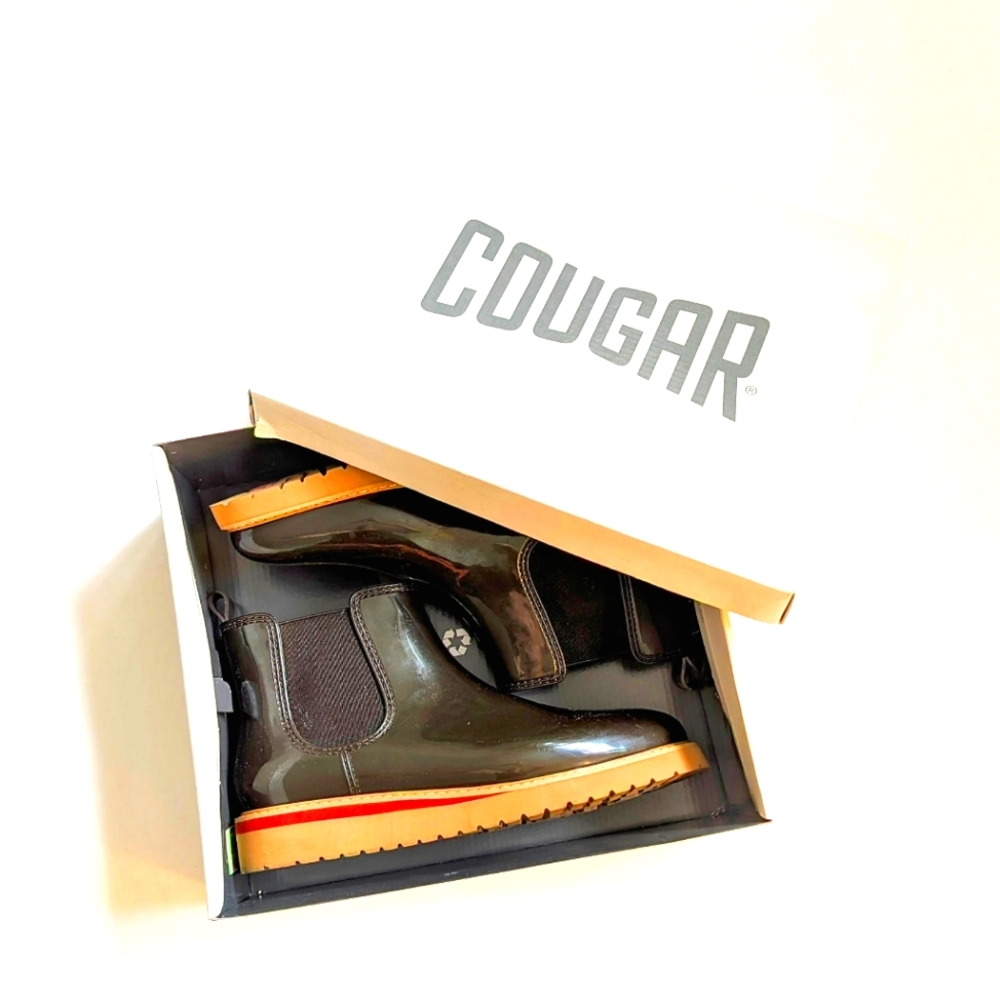 Cougar Kensington brown (coffee) Chelsea rain boot. Worn once.